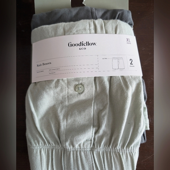 Pair of Thieves and Goodfellow & Co. Bundle - Men's XL Undershirts & Boxers - Picture 2 of 9